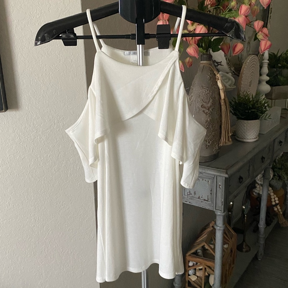 Nouvida Ribbed Cold Shoulder Top NWT